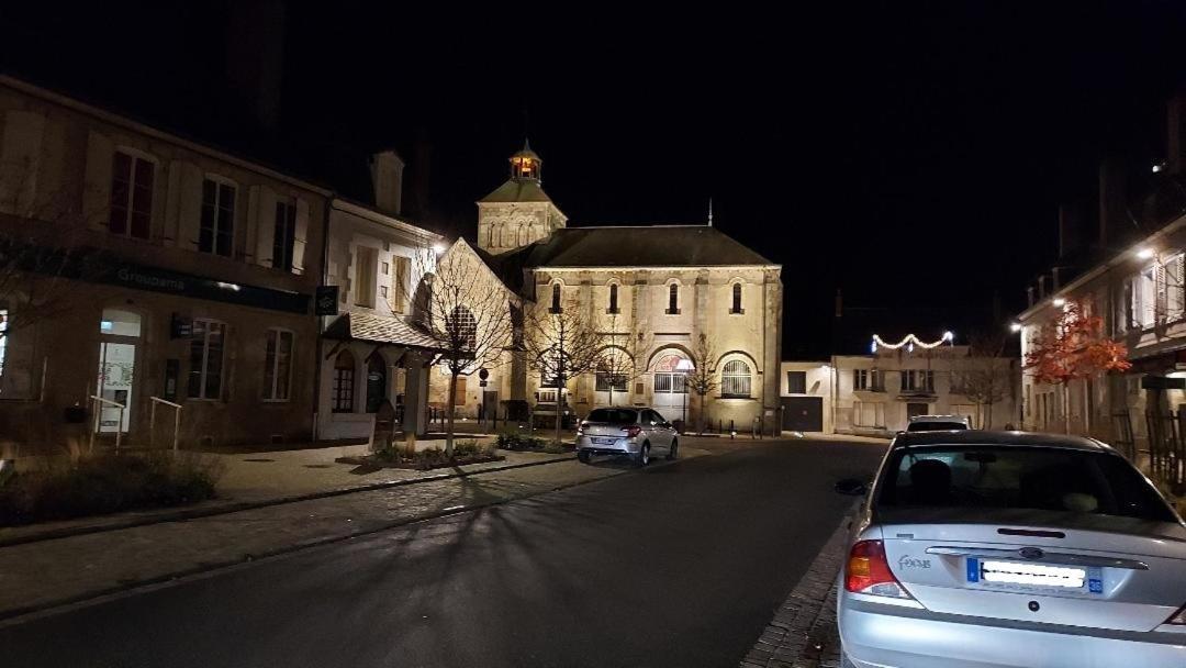 Les Gites Du Chateau Châteaumeillant Exterior foto